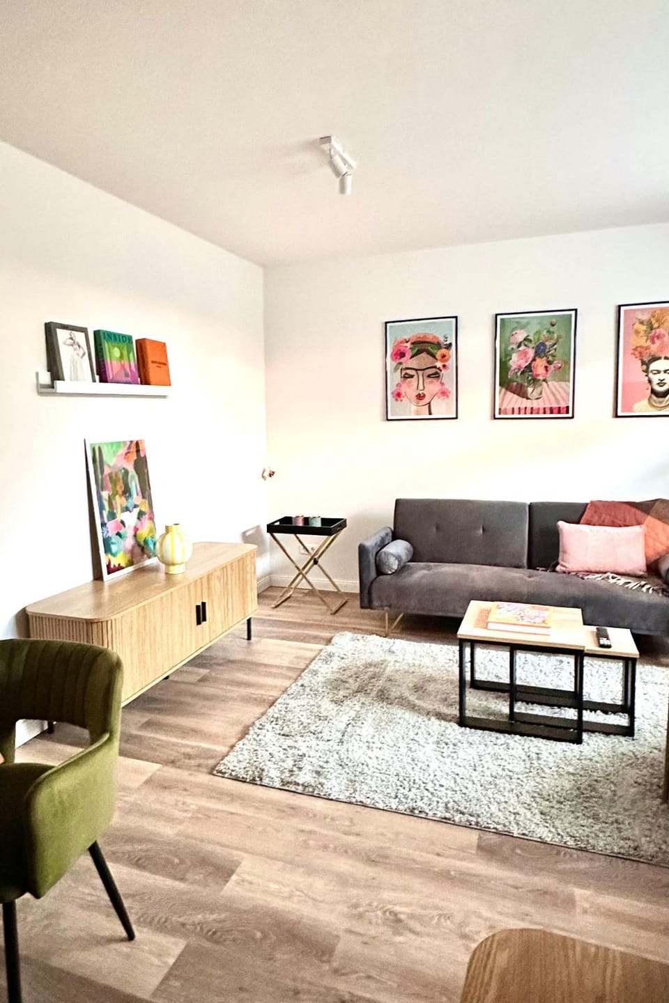 Living room, Seating area