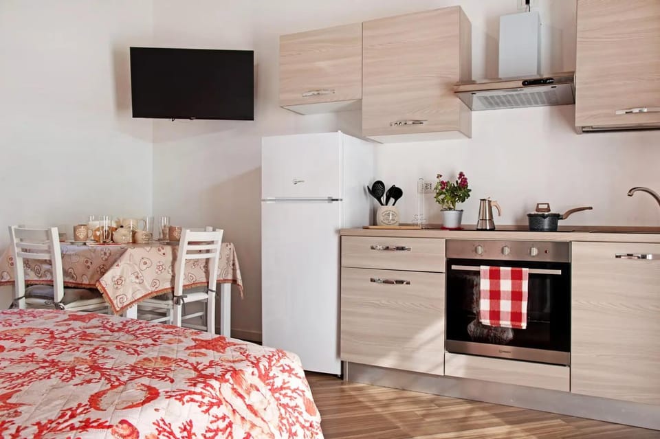Kitchen or kitchenette, Living room, Dining area, stove