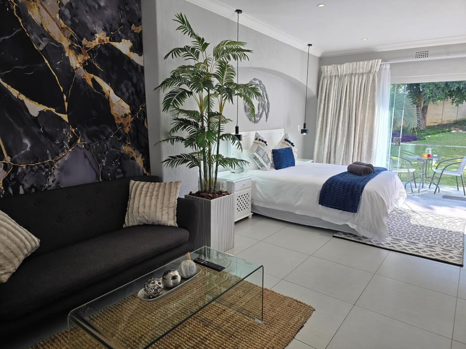 Fine Garden Suites - off the grid Bed and Breakfast in Sandton
