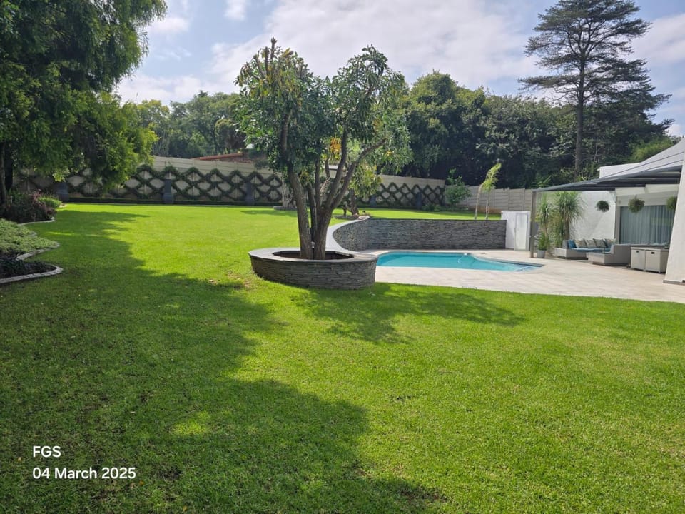 Day, Natural landscape, Garden, Garden view, Pool view, Swimming pool