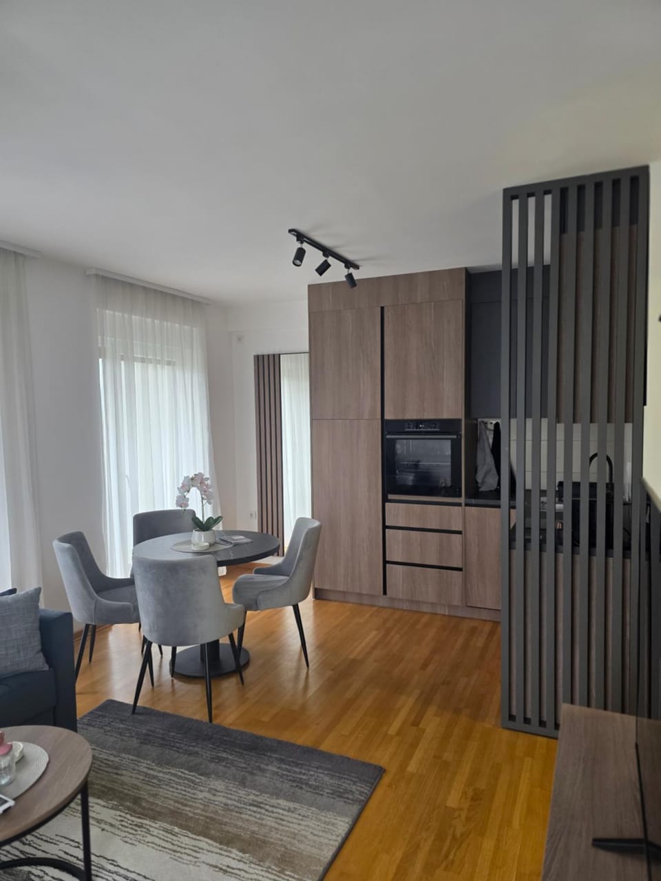 TV and multimedia, Kitchen or kitchenette, Living room, Seating area, Dining area, Evening entertainment