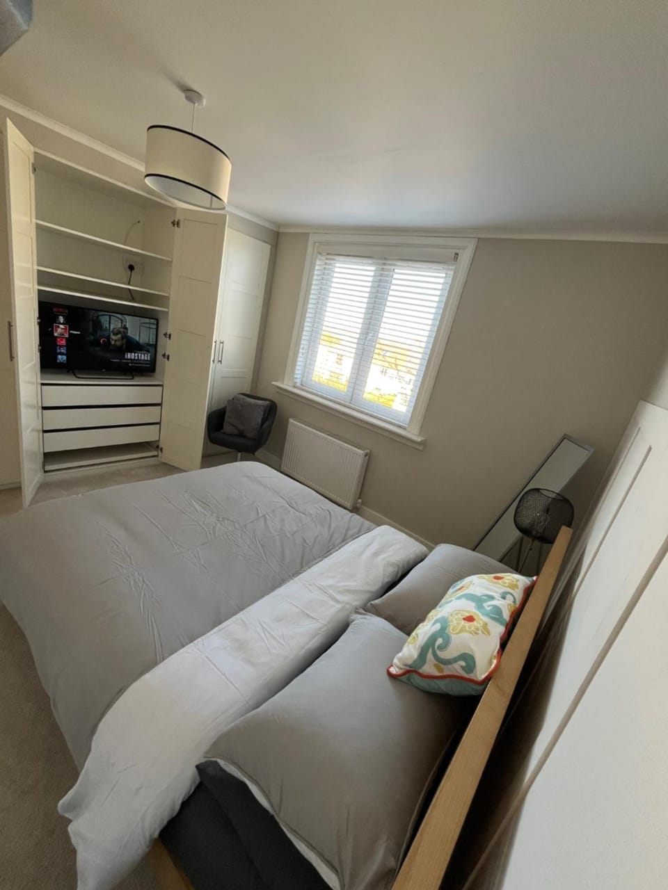 Bed, TV and multimedia, Bedroom, wardrobe