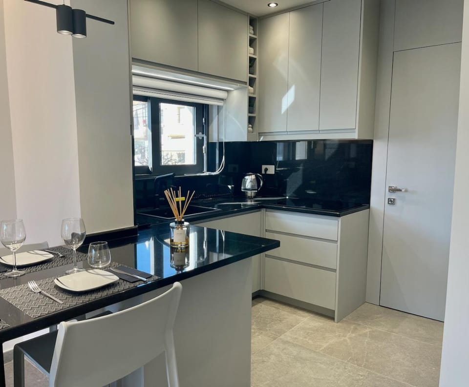 View (from property/room), Living room, Decorative detail, Dining area, Lunch, Dinner, dishwasher, stove, washing machine, kitchen, air conditioner