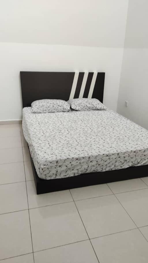 Bed, Bedroom, air conditioner