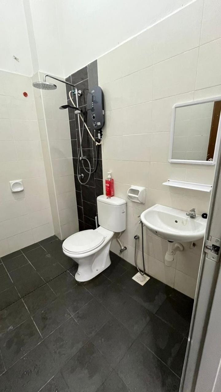 Shower, Toilet, Bathroom, bidet