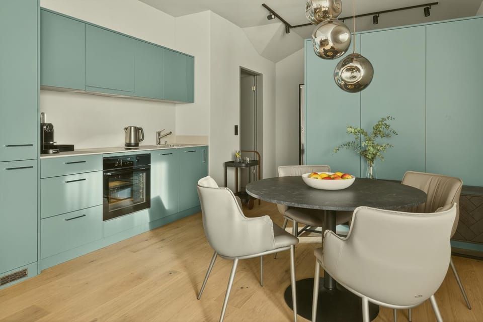 Dining area, kitchen