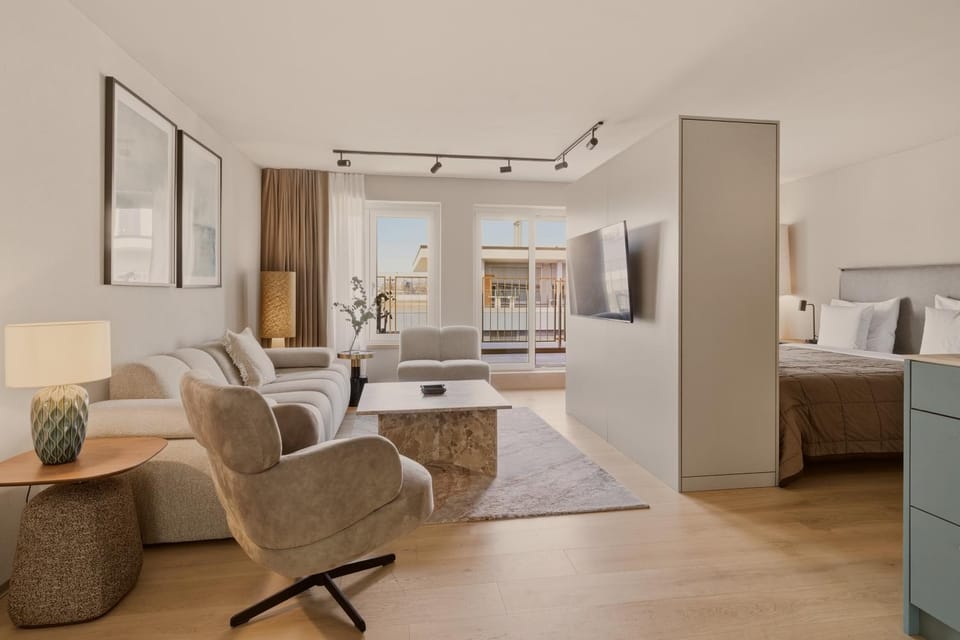 Bed, Living room