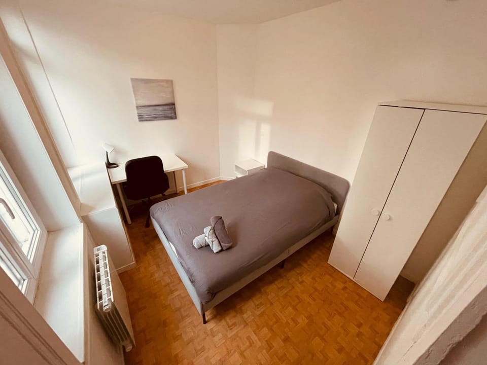 Bed, Bedroom