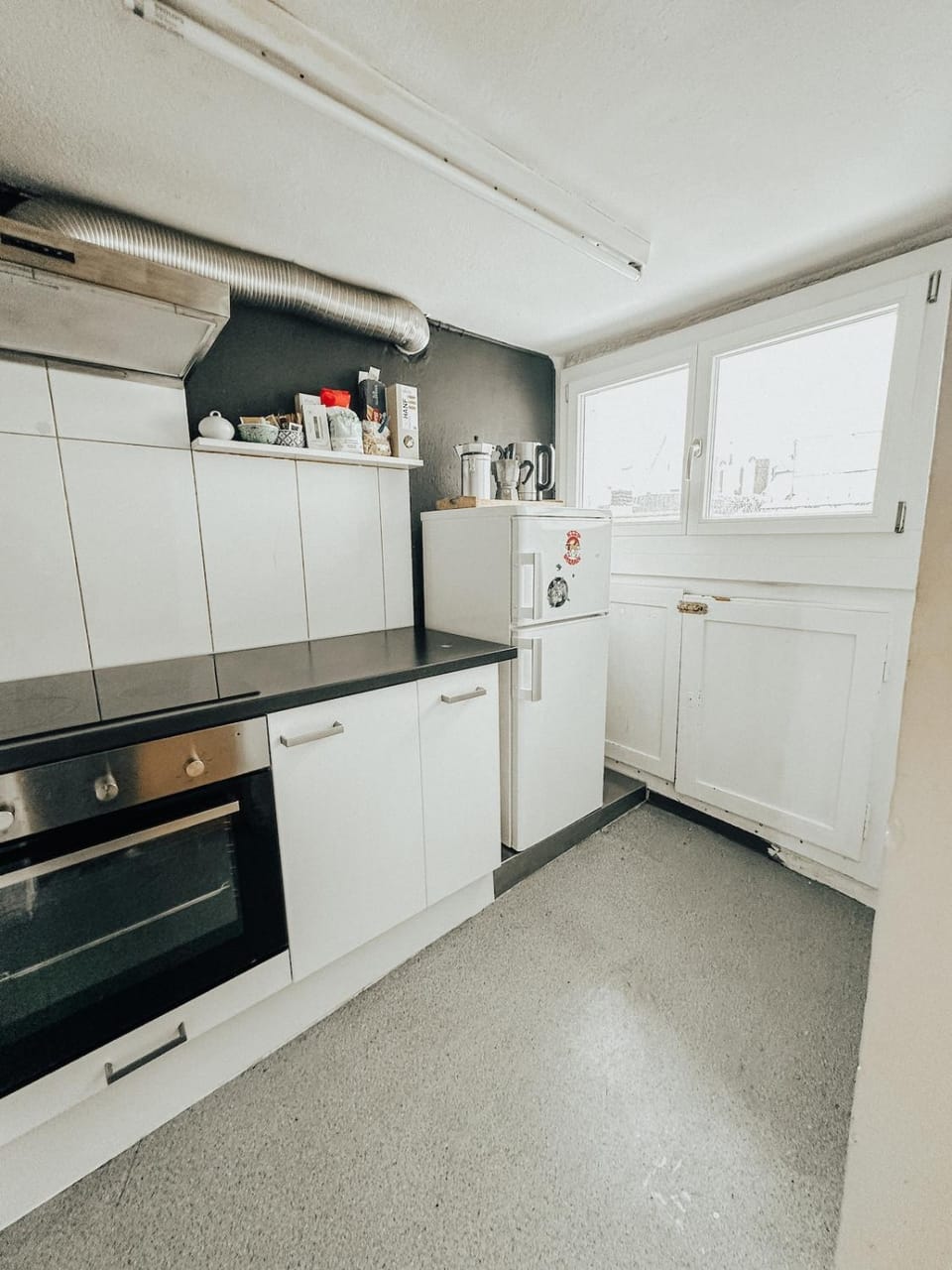 Kitchen or kitchenette, oven, stove