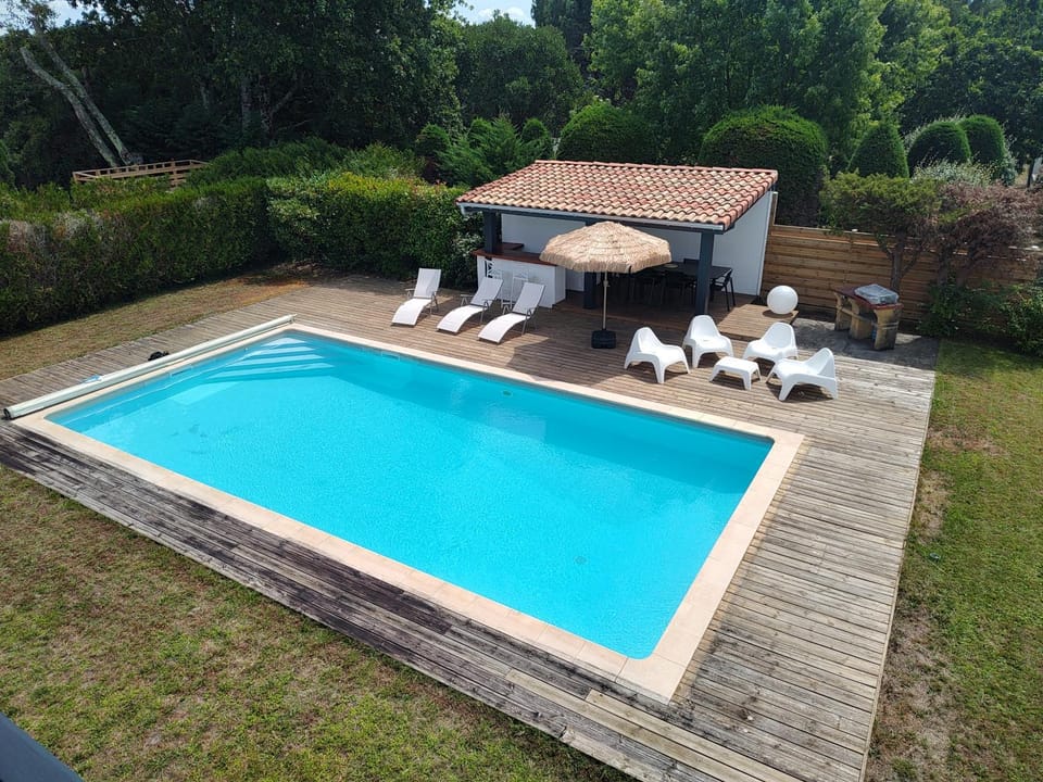 Villa Landaise et sa grande piscine House in Parentis-en-Born