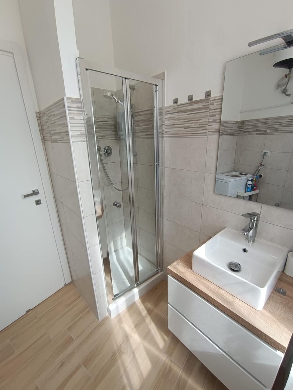 Shower, Bathroom, washing machine