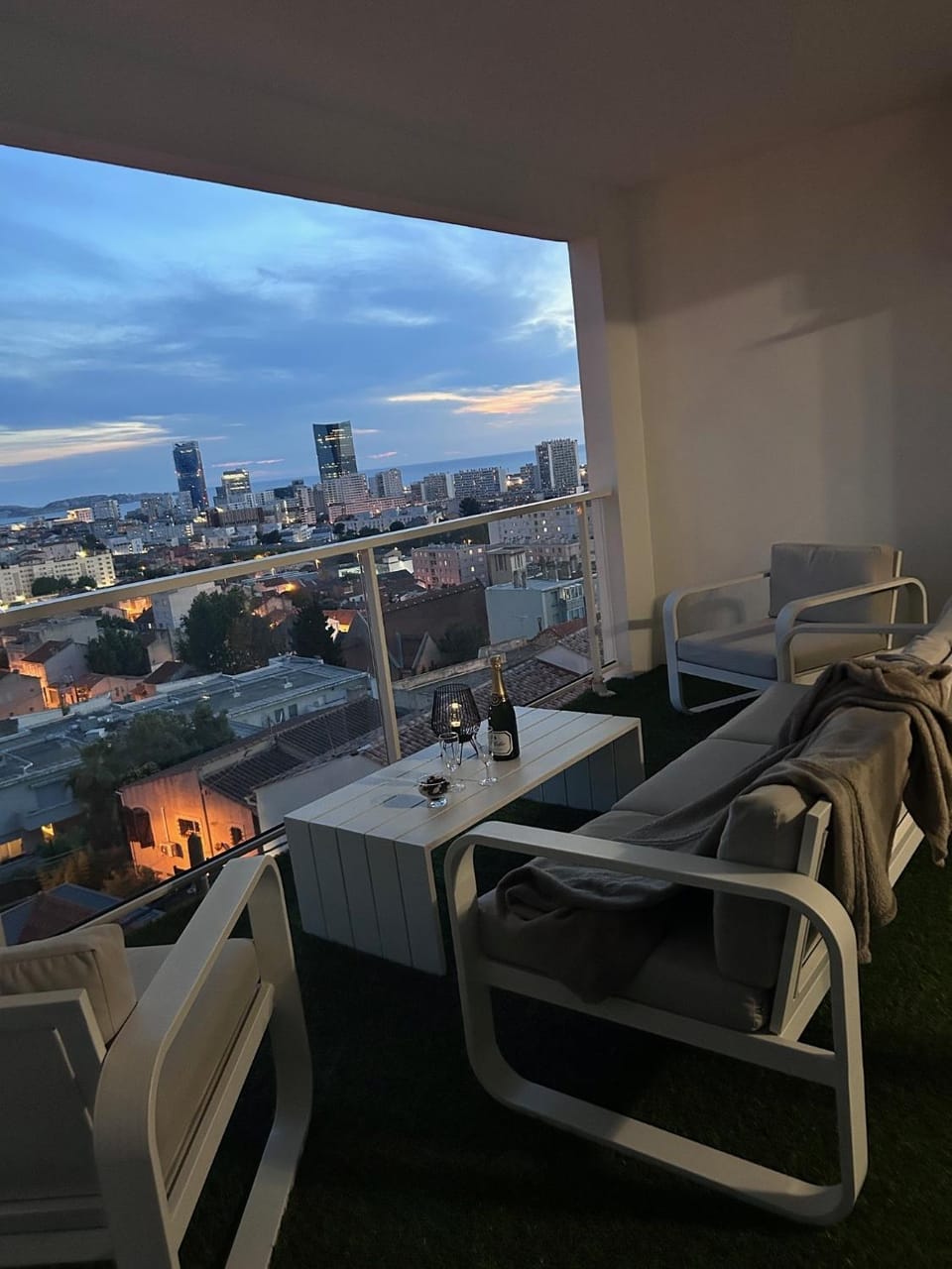 Appartement standing tout confort vue mer Apartment in Marseille