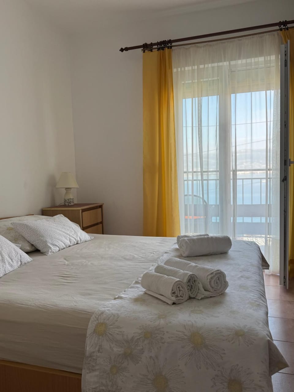 Bed, Balcony/Terrace, Bedroom, towels