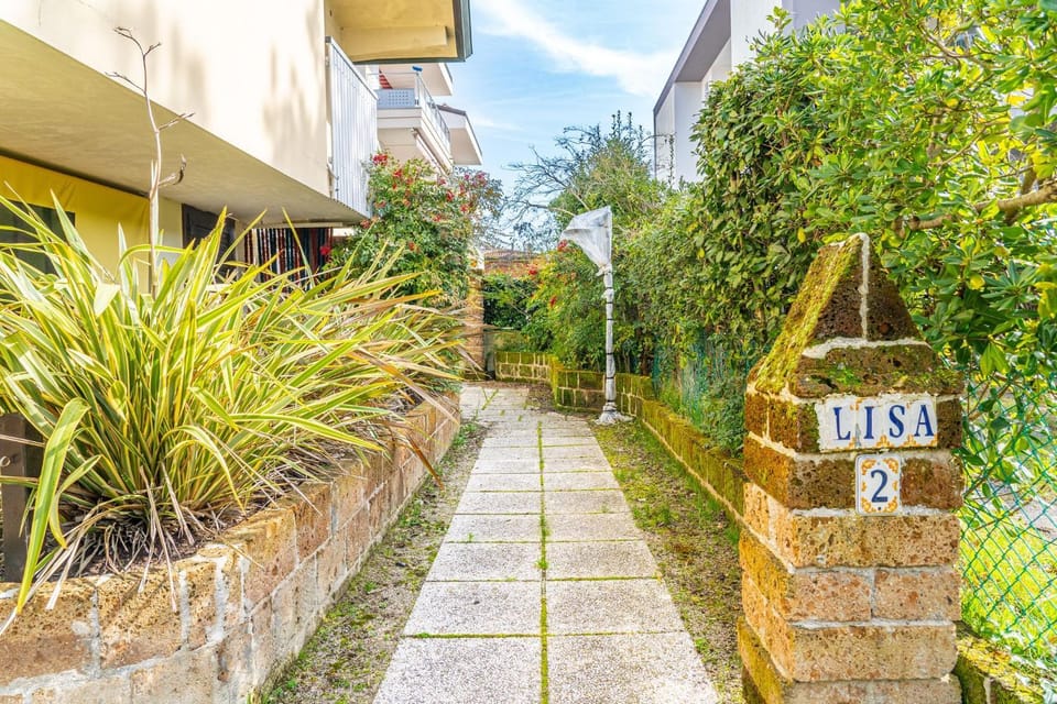 Neighbourhood, Garden