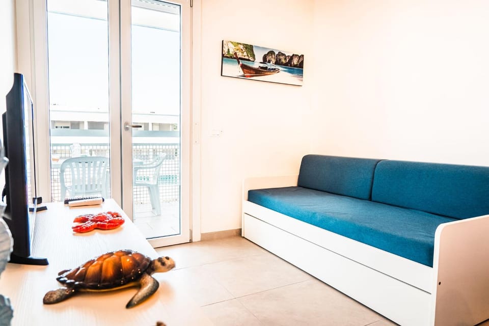 Living room, Animals
