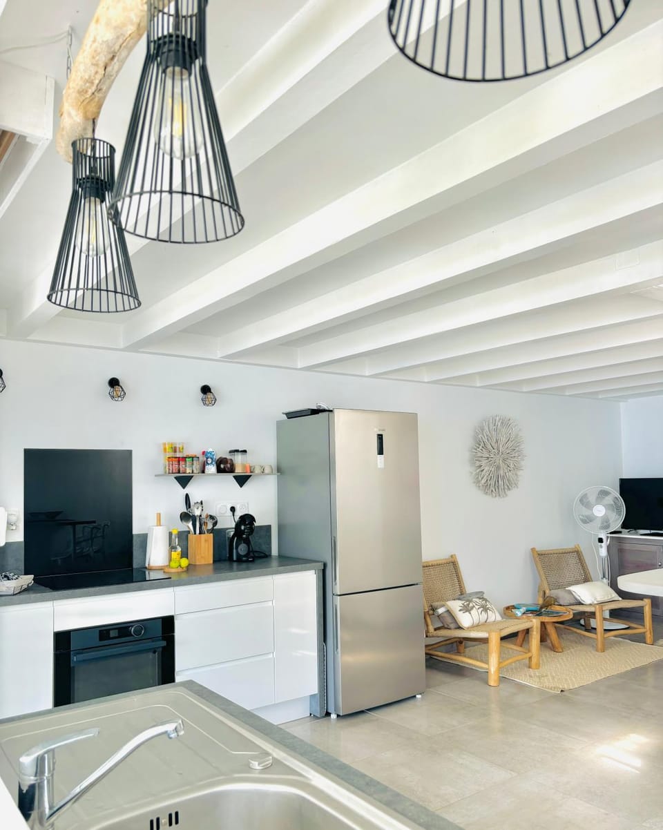 Living room, Sea view, dishwasher, kitchen