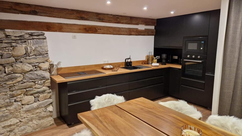 Chalet Serine - Élégance au coeur des 3 Vallées - Duplex pour 6 Apartment in St Martin Belleville