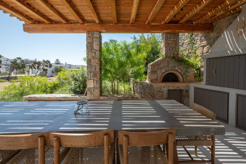 BBQ facilities, Dining area