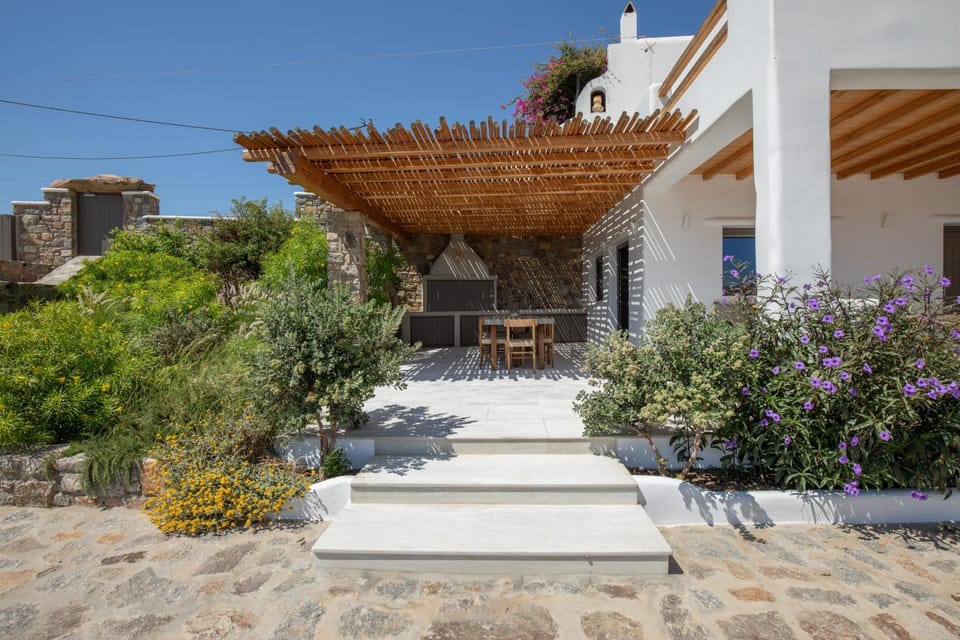Property building, Day, BBQ facilities