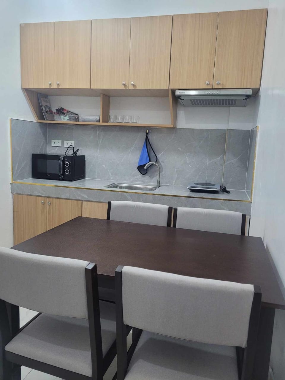 Transient House YSJ Apartment in Quezon City