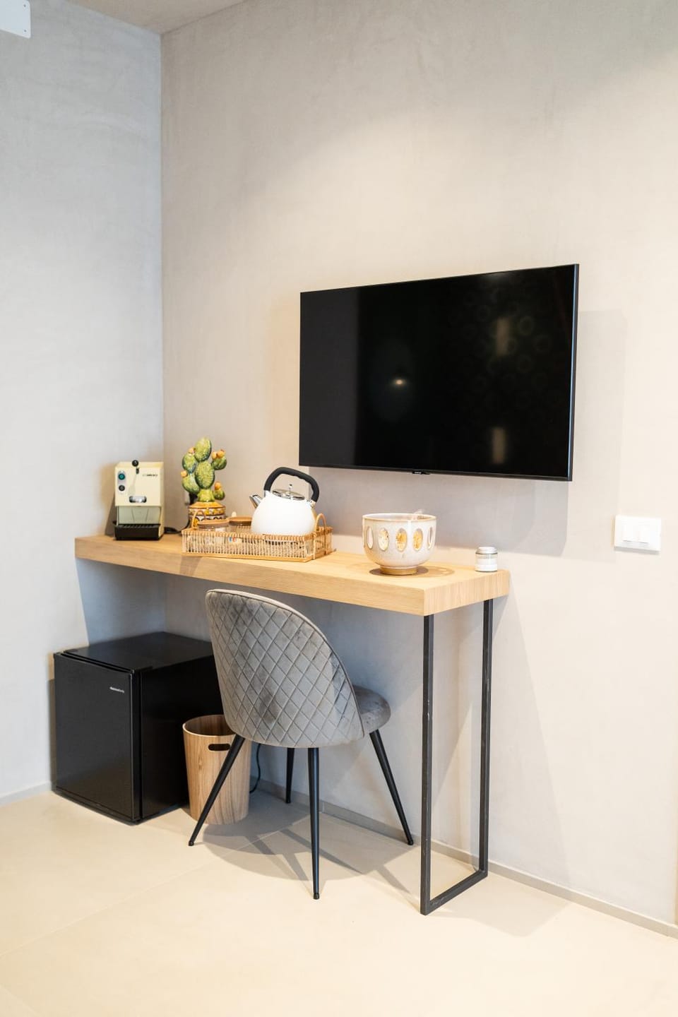 TV and multimedia, Food and drinks