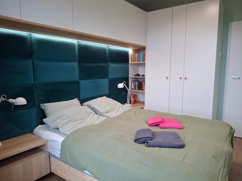 Bed, Bedroom