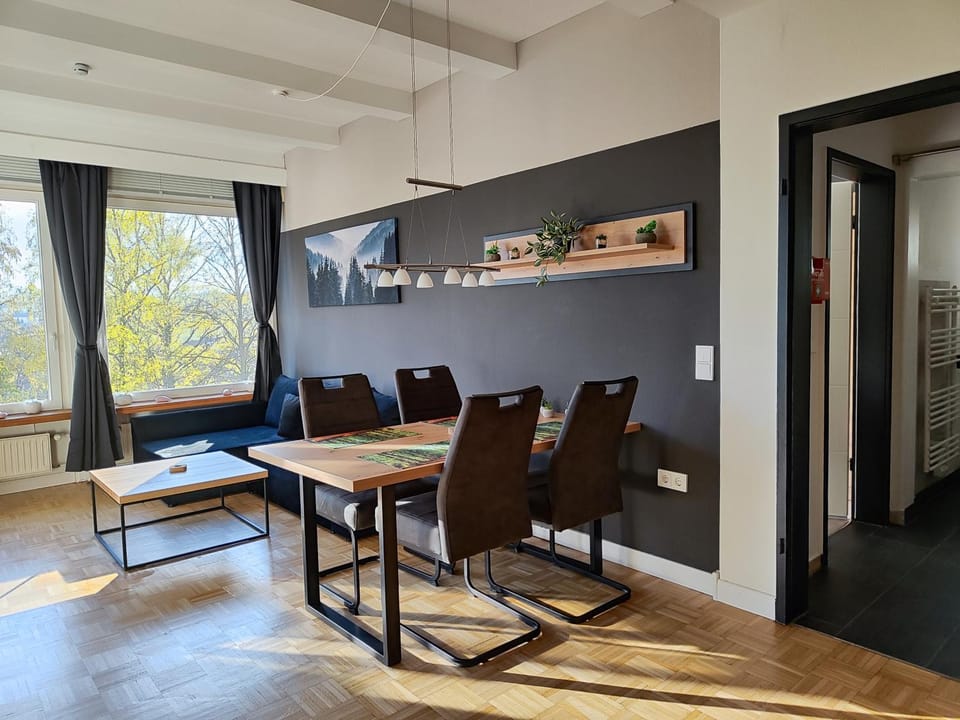 Living room, Seating area, Dining area