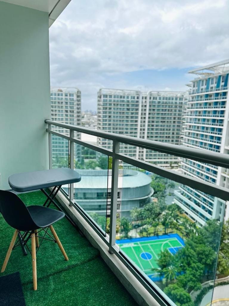 Azure Staycation by Marco Hotel in Paranaque