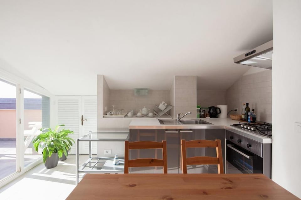 Bright Attic in Monterosso with Sea View Terrace Apartment in Monterosso al Mare