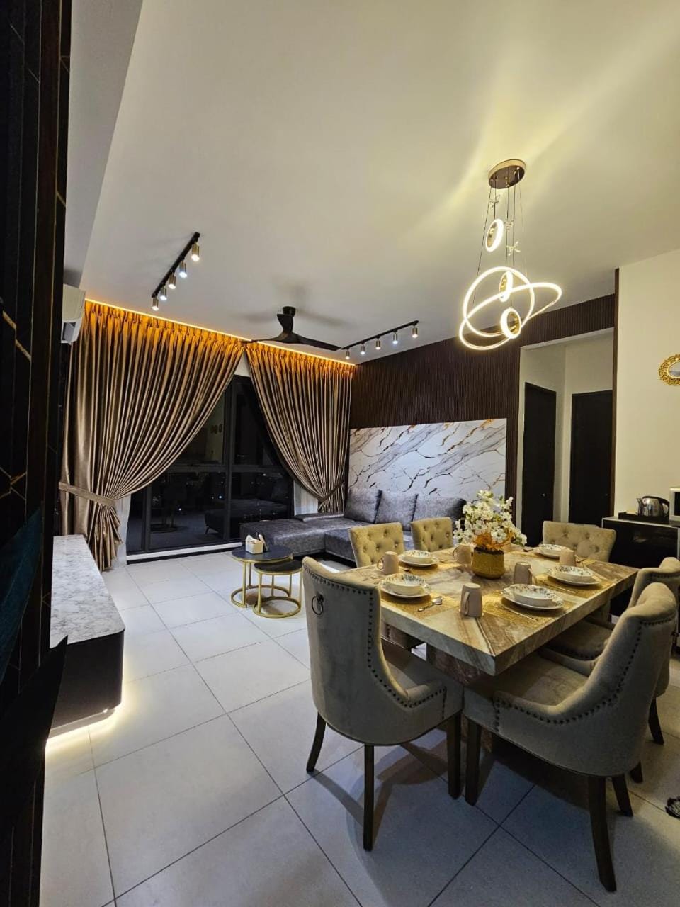 BLS Penang-GurneyDrive-Komtar-GeorgeTown-USM-10Pax Apartment in George Town