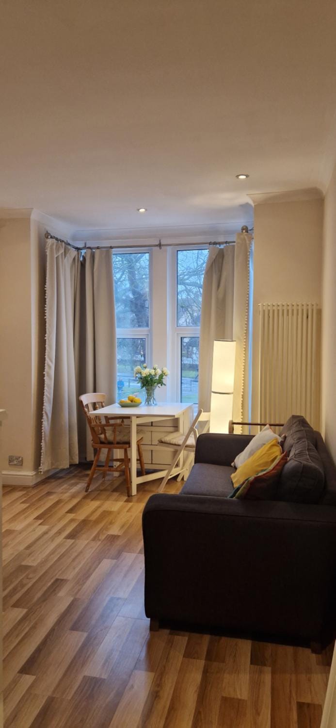 Edwardian Abode Apartment in Croydon