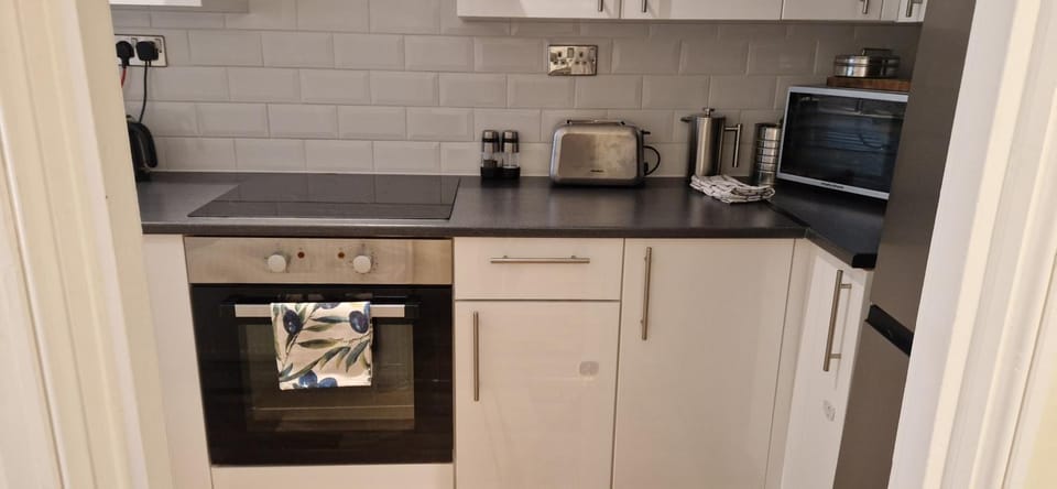 Edwardian Abode Apartment in Croydon