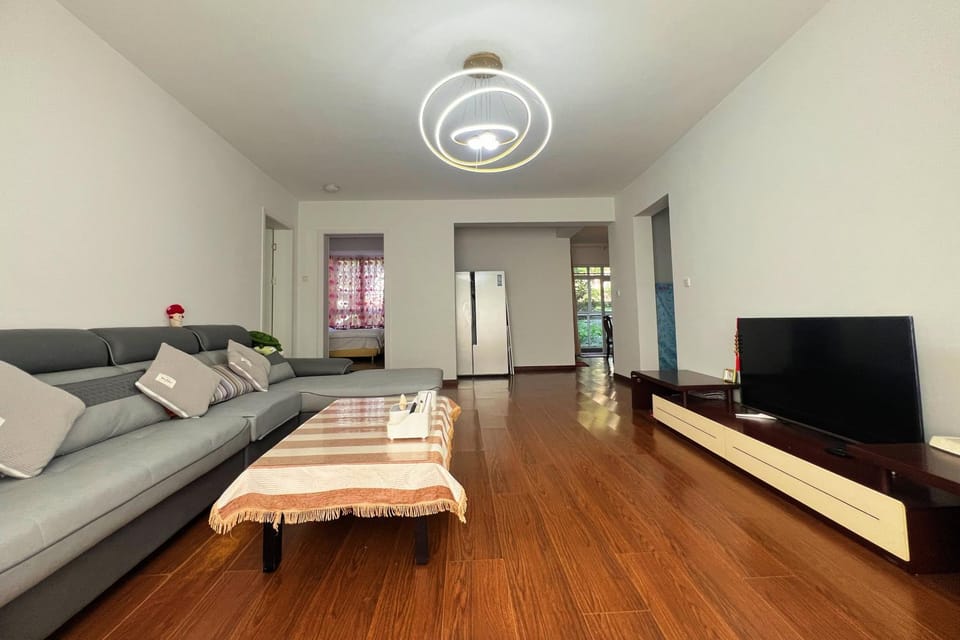Communal lounge/ TV room, TV and multimedia, Living room, Seating area, Evening entertainment