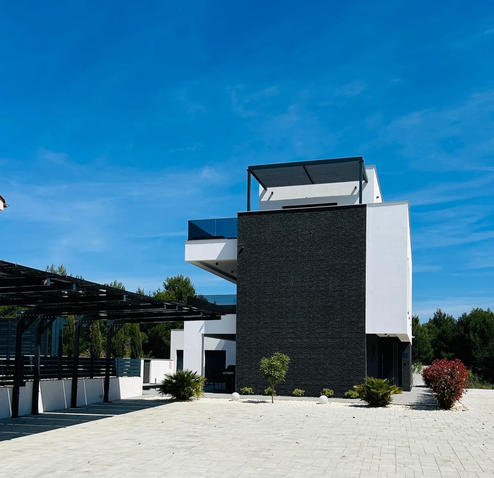 Property building, Parking