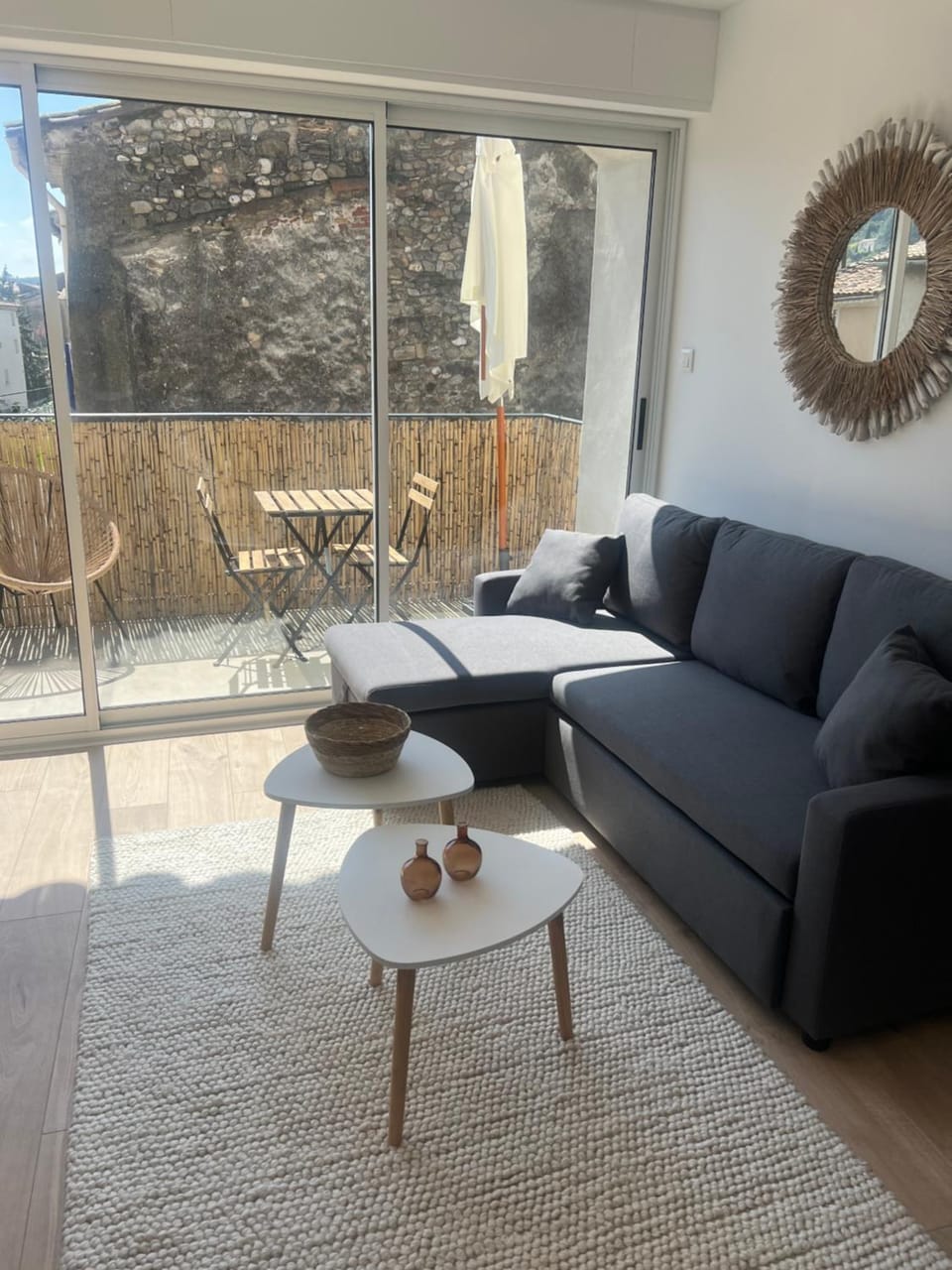 Appartement rénové avec terrasse Apartment in Anduze