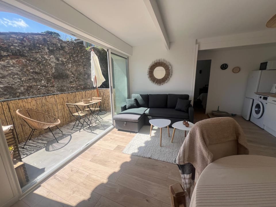 Appartement rénové avec terrasse Apartment in Anduze