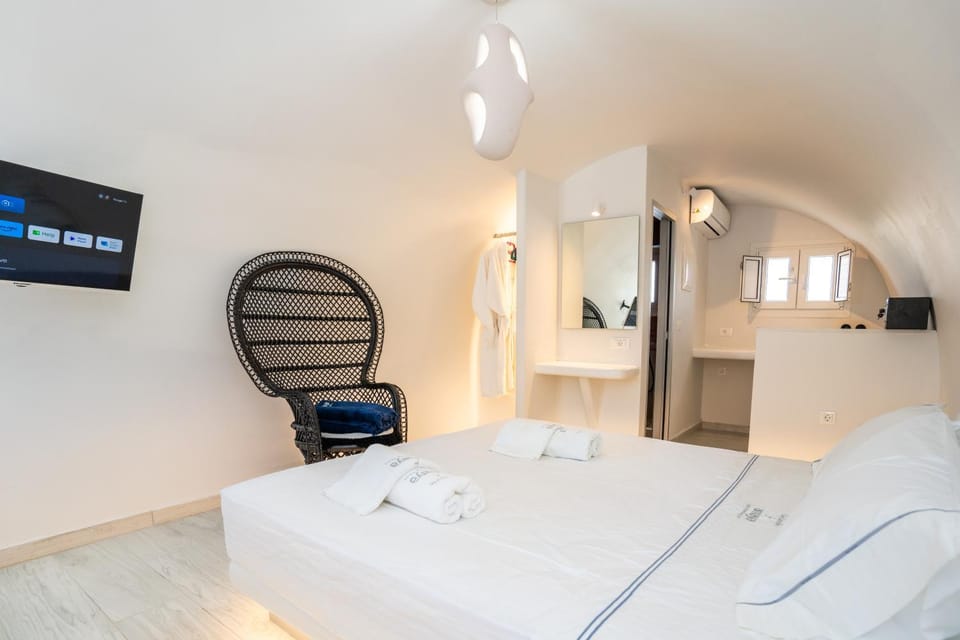 TV and multimedia, Photo of the whole room, Bedroom, towels