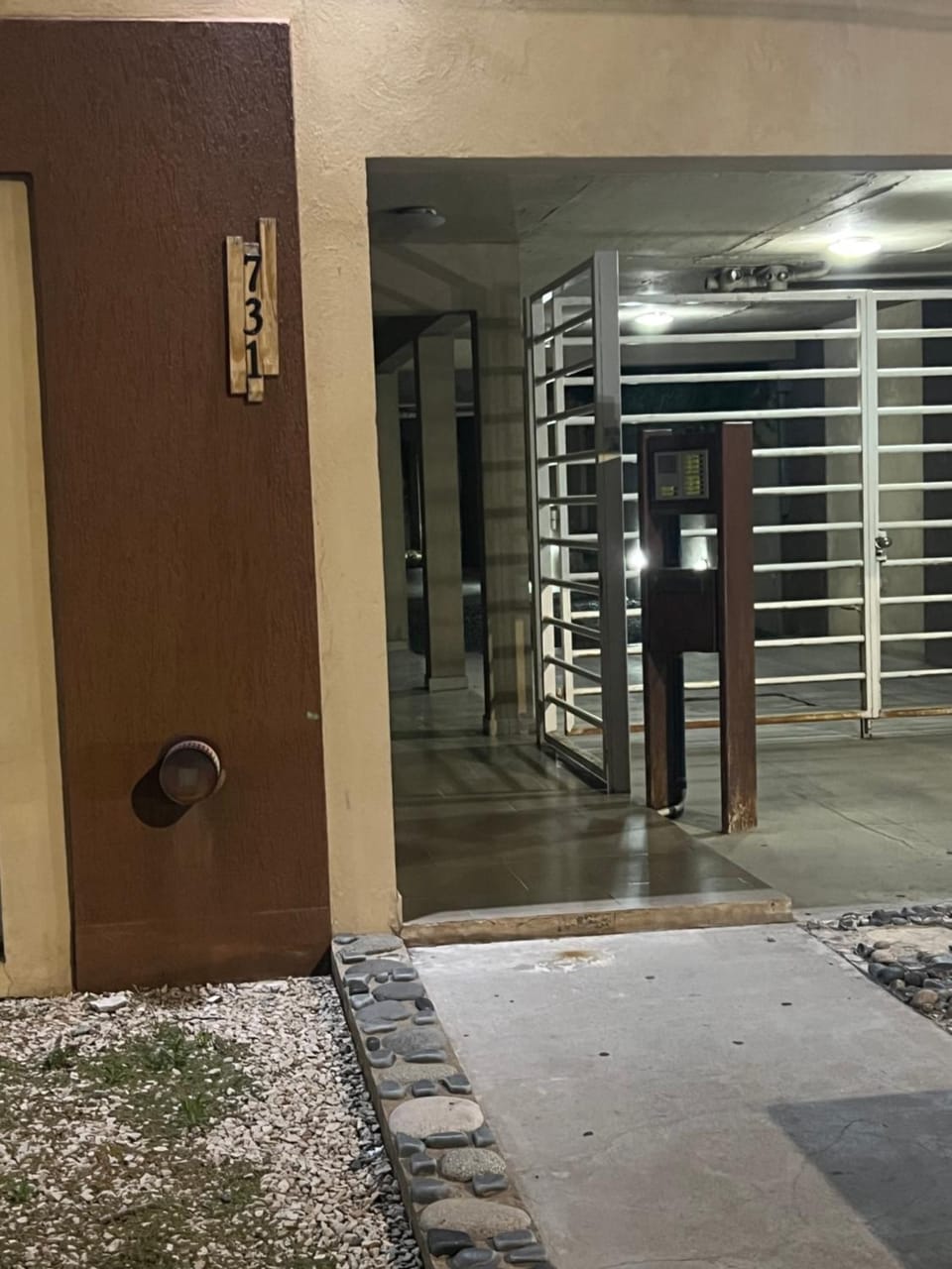 Facade/entrance