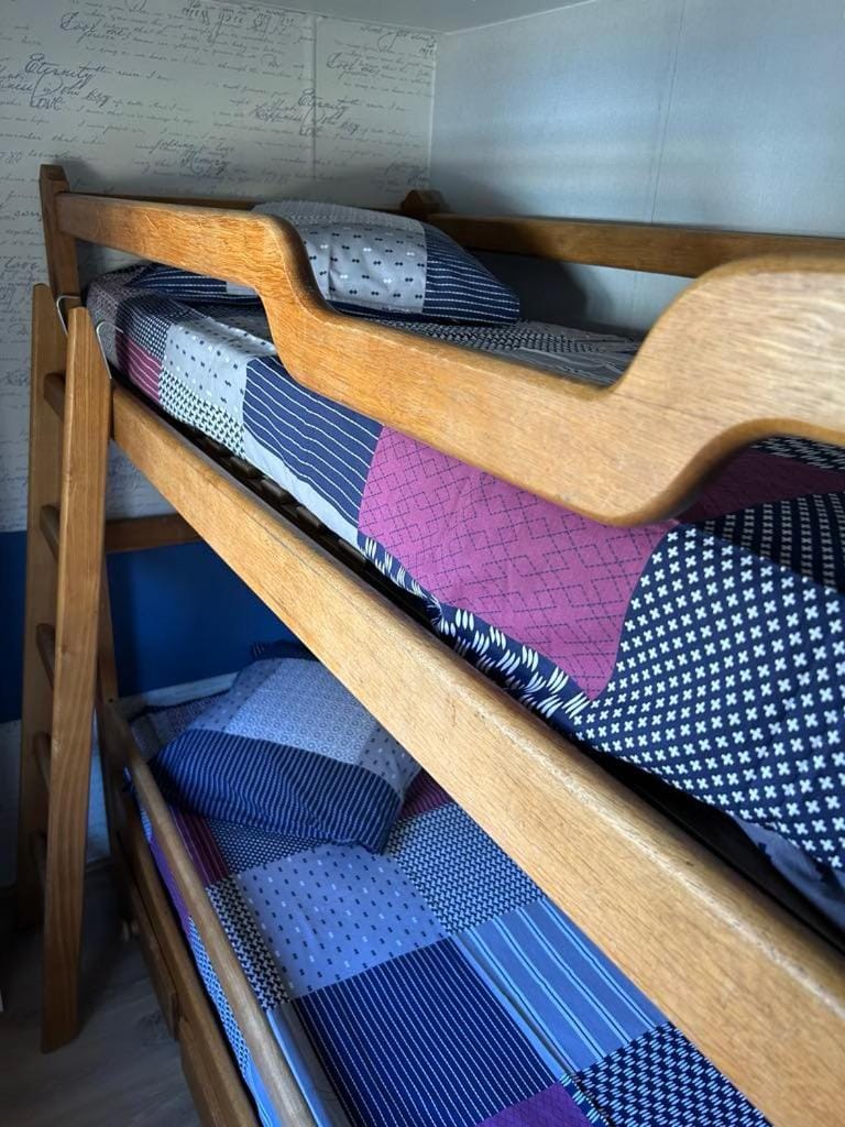Photo of the whole room, bunk bed