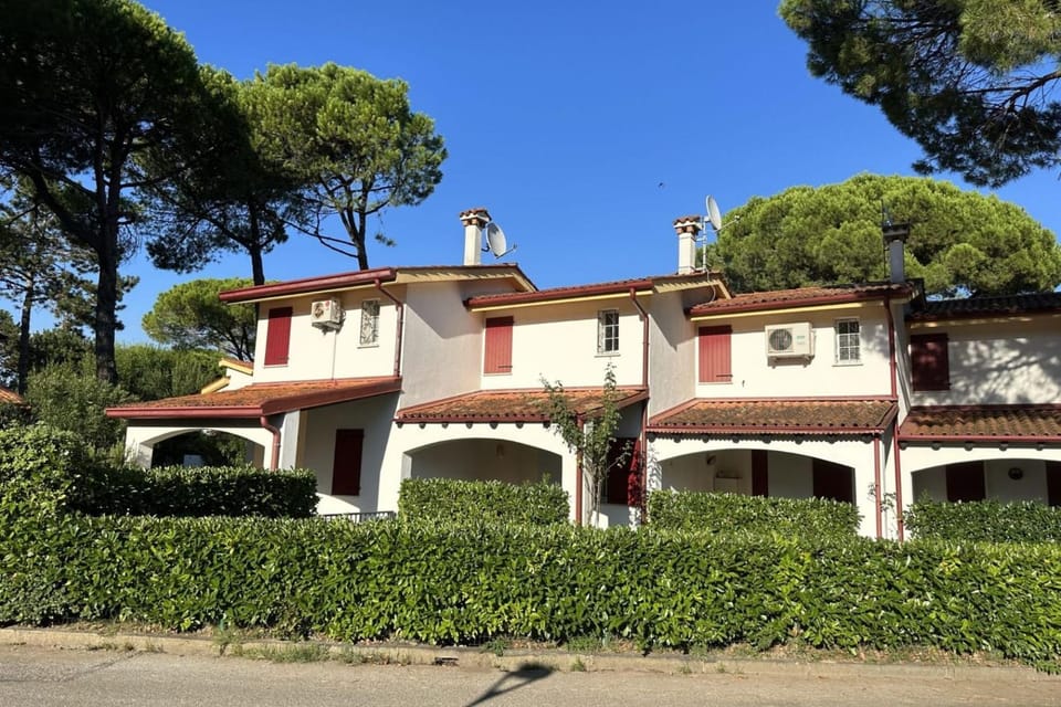 Charming apartment with garden and pool Apartment in Bibione