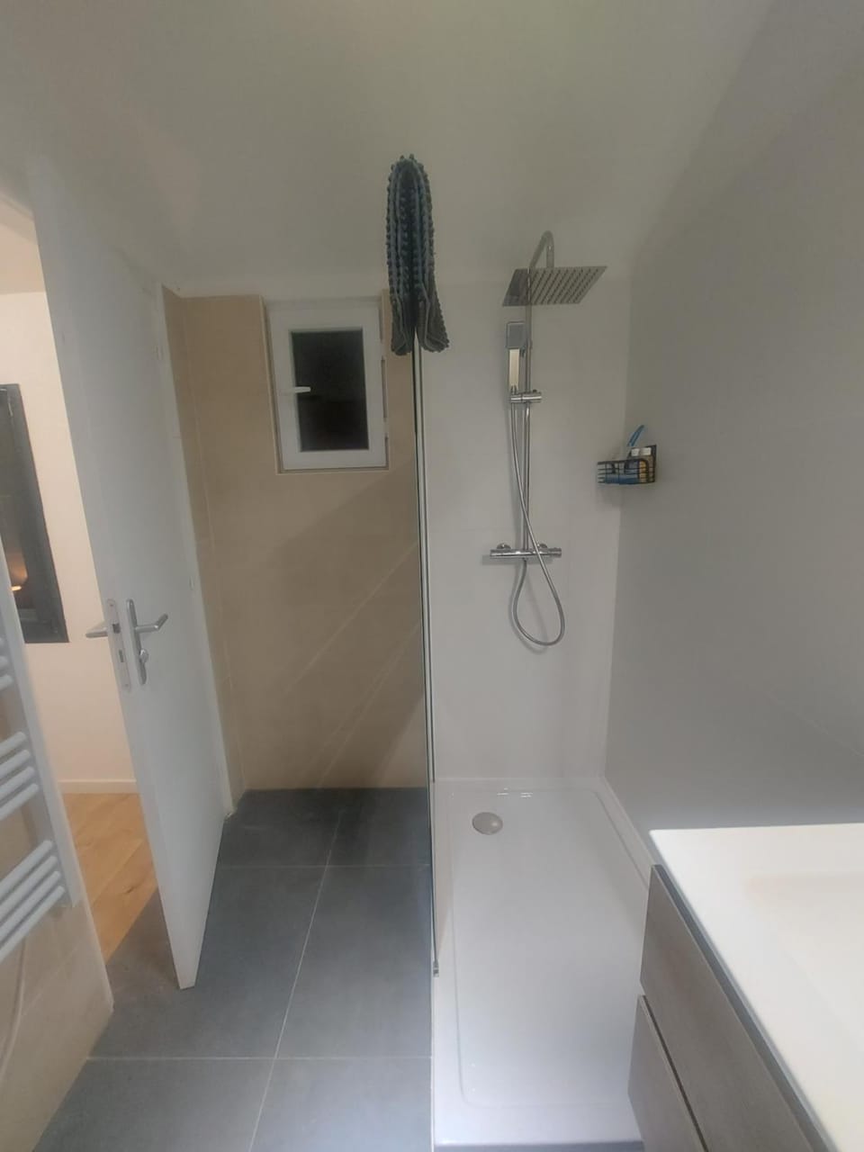 Chambre confortable et indépendante - Proche aéroport, Lyon et la Plaine de l'Ain Vacation rental in Auvergne-Rhône-Alpes