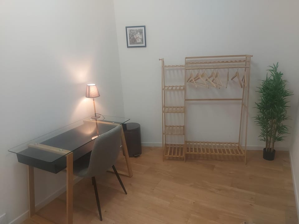 Chambre confortable et indépendante - Proche aéroport, Lyon et la Plaine de l'Ain Vacation rental in Auvergne-Rhône-Alpes