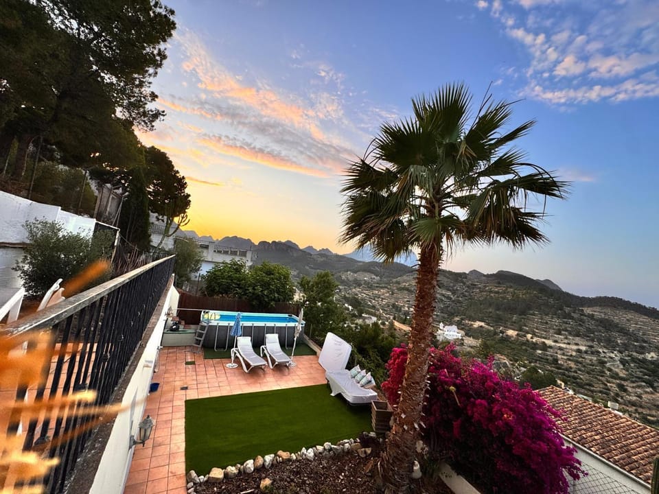 Natural landscape, View (from property/room), Balcony/Terrace, Mountain view, Pool view, Sea view, Swimming pool