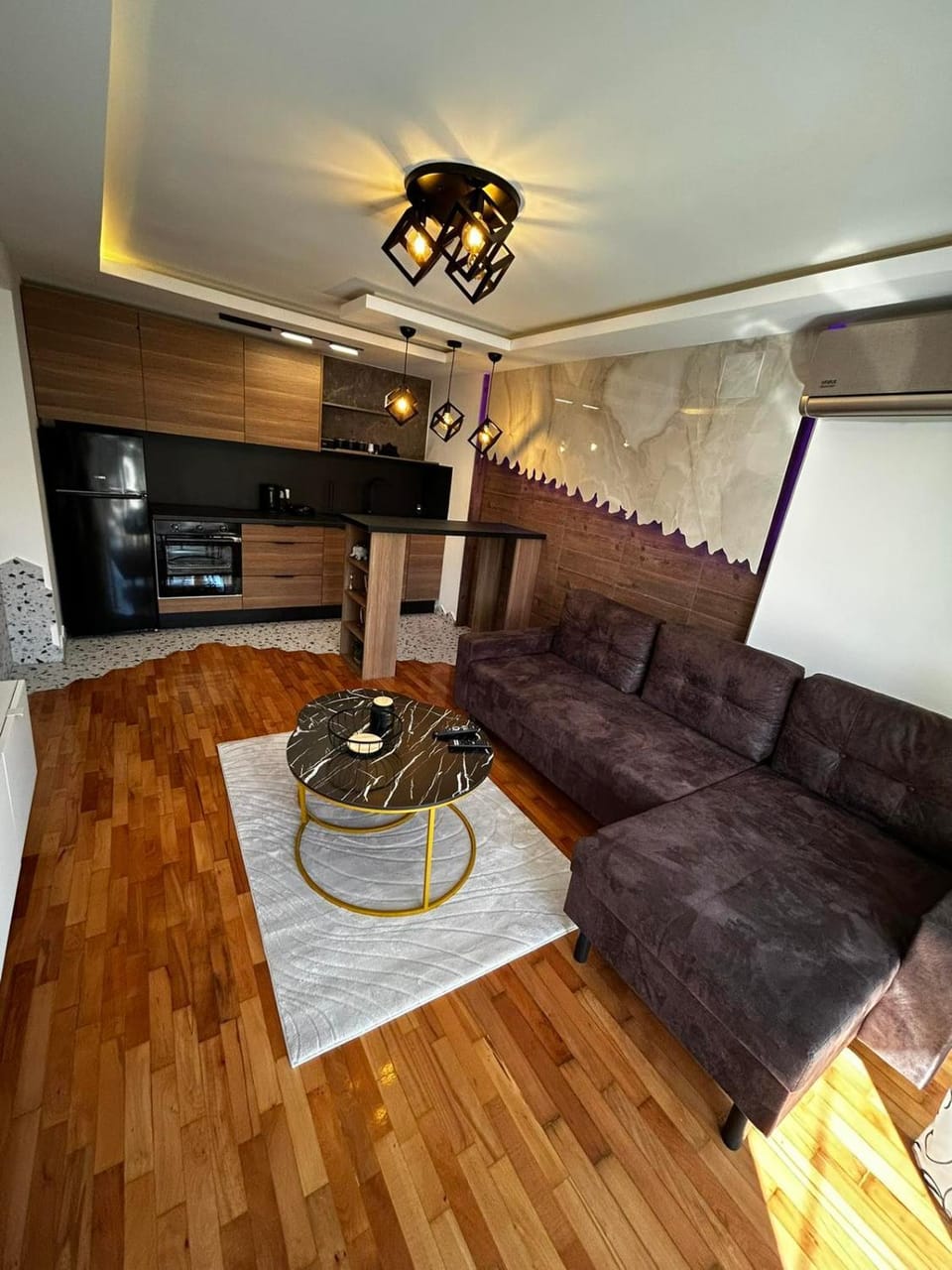 Kitchen or kitchenette, Living room, Seating area
