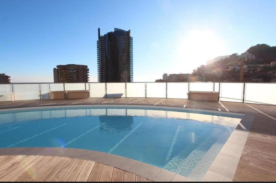 City view, Swimming pool