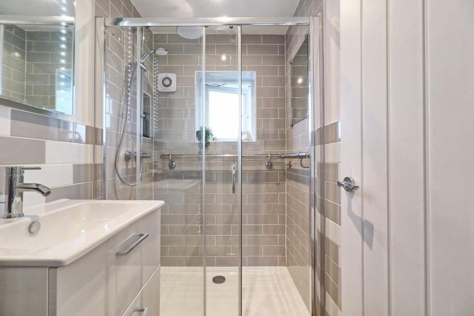 Cozy Modern Home Basildon Long stay Contractors Sleeps 6 Apartment in Basildon