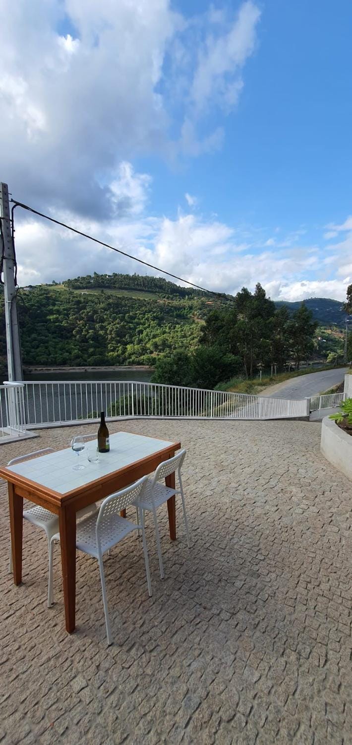 Natural landscape, View (from property/room), Balcony/Terrace, Dining area