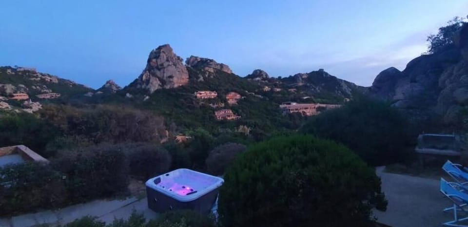 Natural landscape, Garden, Hot Tub