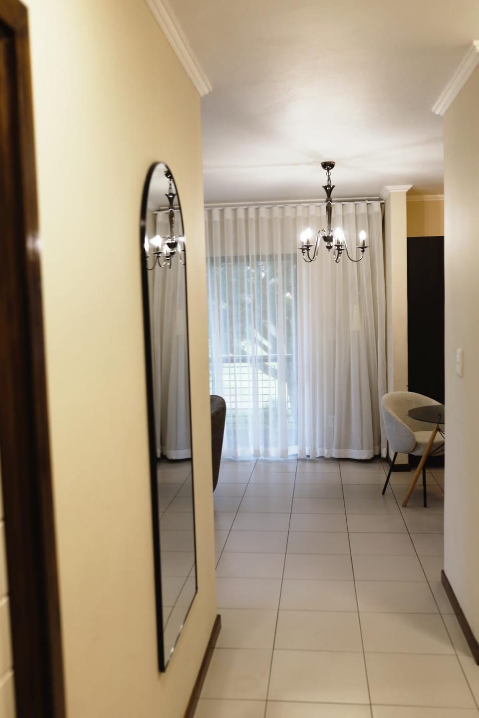 Self Checkin -Cozy & Stylish 2-Bedroom Apartment in Jackal Creek Apartment in Roodepoort