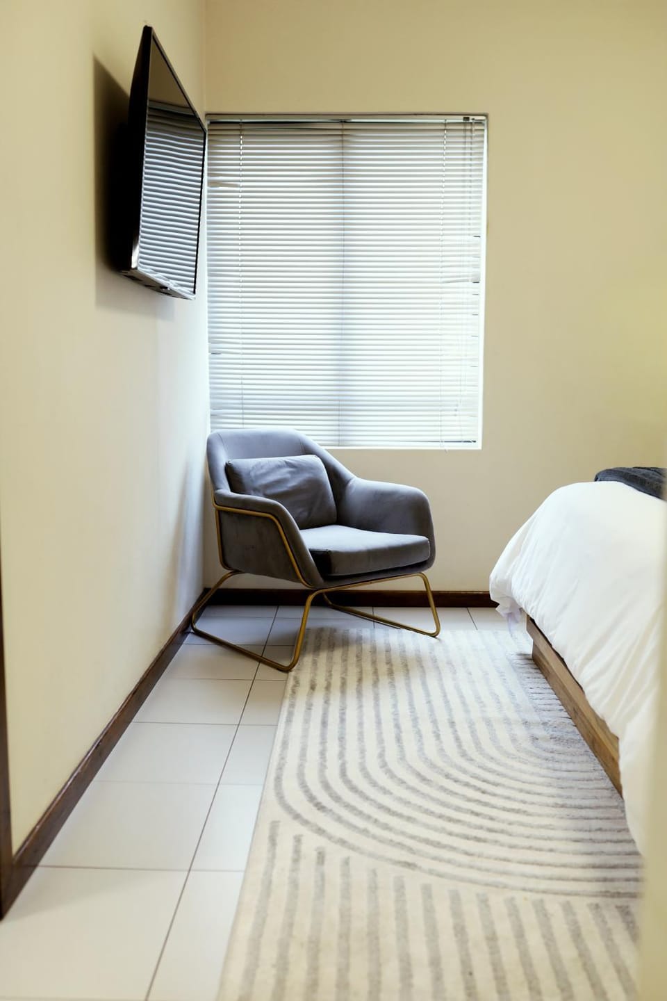 Self Checkin -Cozy & Stylish 2-Bedroom Apartment in Jackal Creek Apartment in Roodepoort
